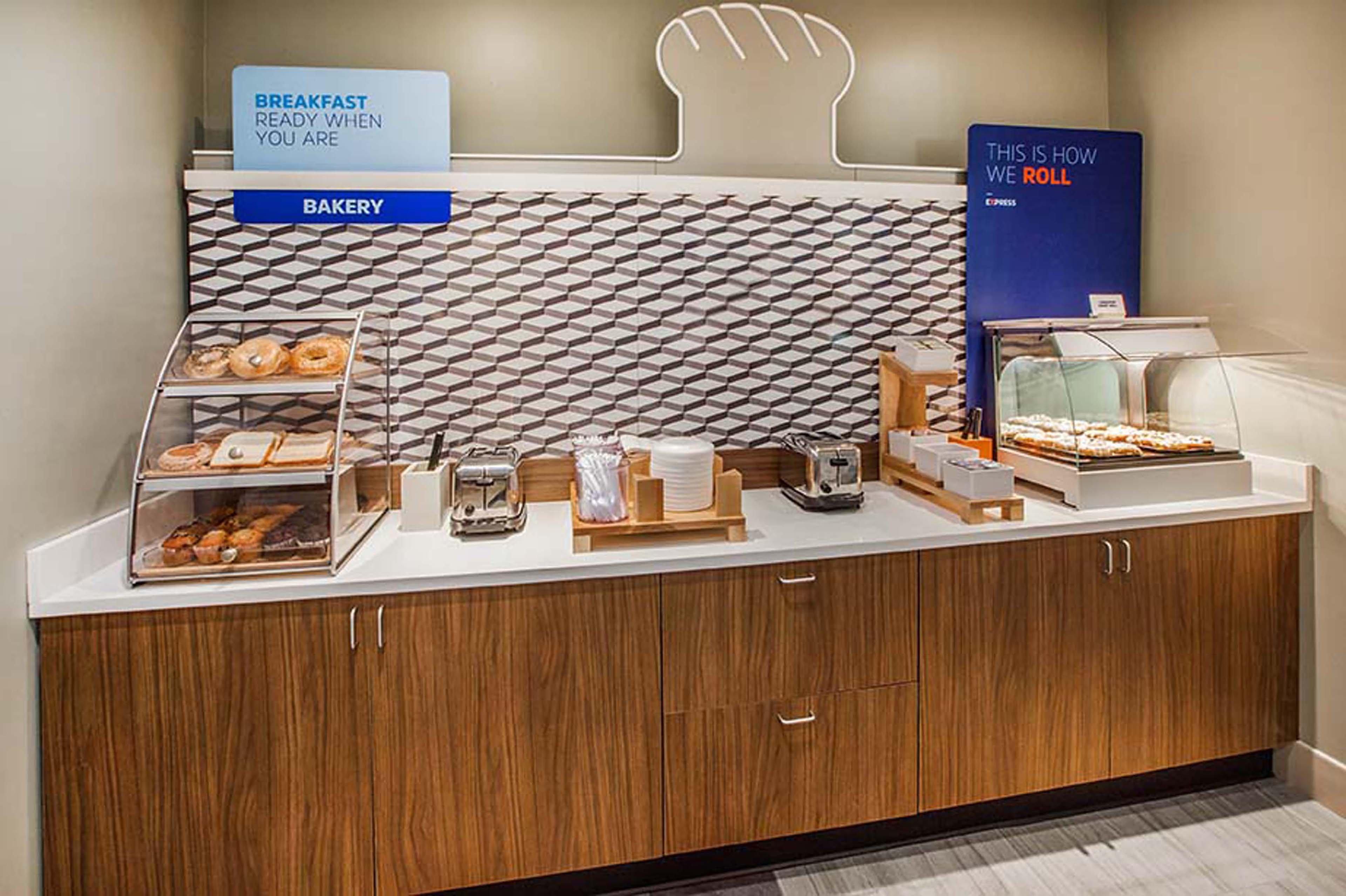 Holiday Inn Express Hotel & Suites Kendall East-Miami By Ihg Екстериор снимка