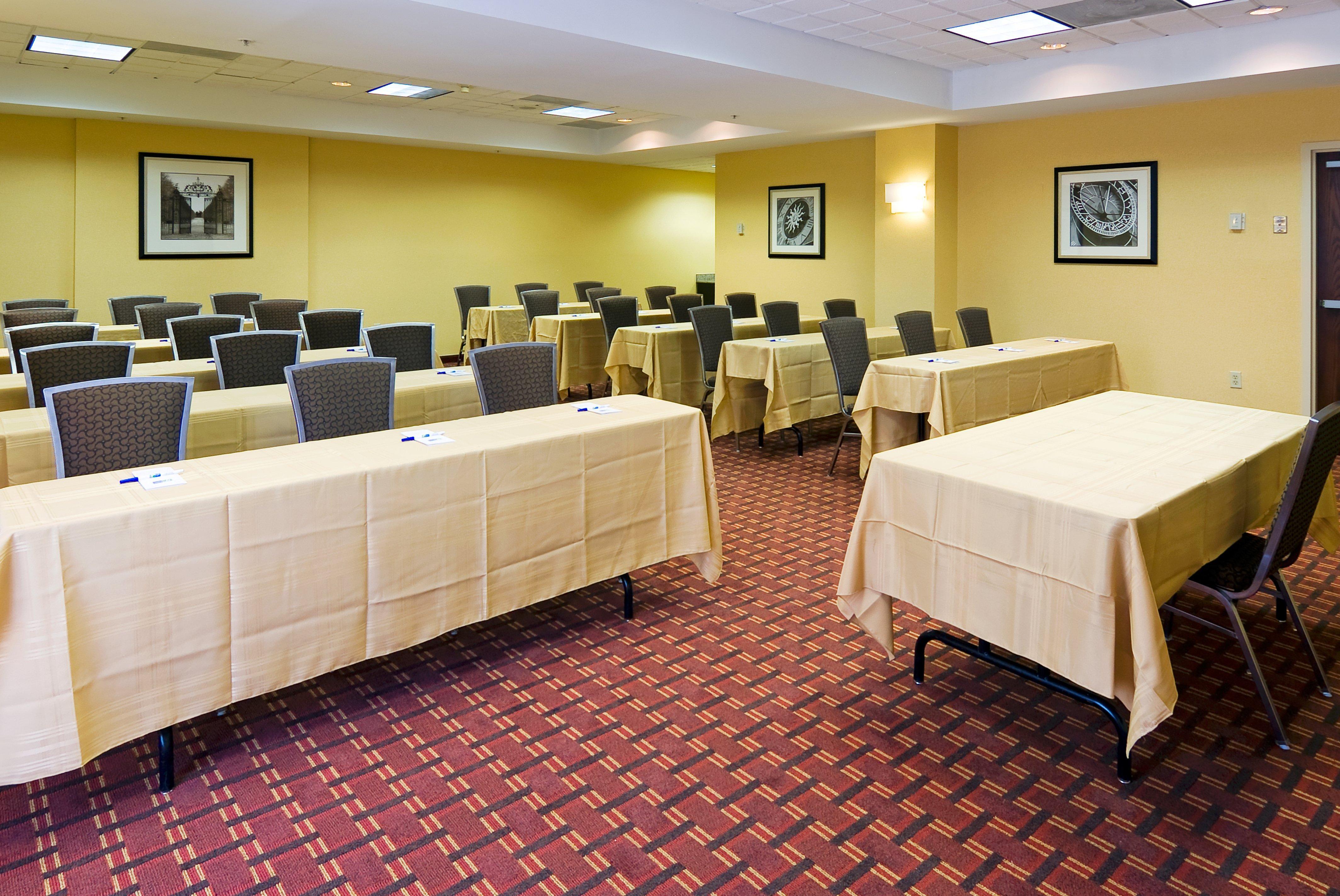 Holiday Inn Express Hotel & Suites Kendall East-Miami By Ihg Екстериор снимка