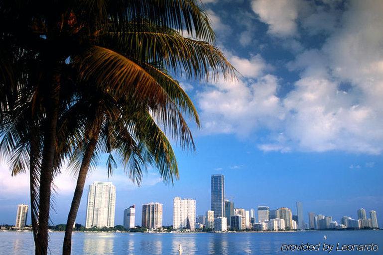 Holiday Inn Express Hotel & Suites Kendall East-Miami By Ihg Екстериор снимка