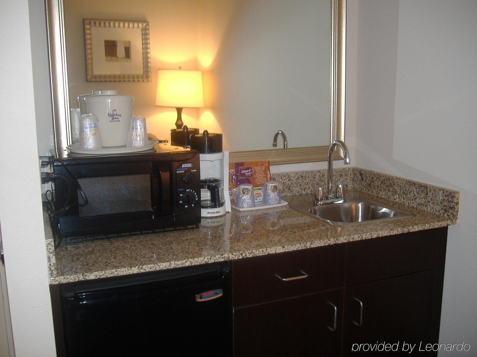 Holiday Inn Express Hotel & Suites Kendall East-Miami By Ihg Стая снимка
